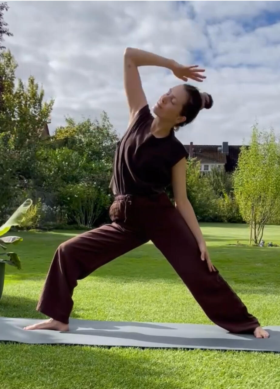 Individuell buchbar Sonnenkrieger Yoga Asana